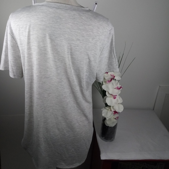 🍓$12 Frida Kahlo Hawaiian Graphic Tee NEW Juniors - Picture 2 of 13